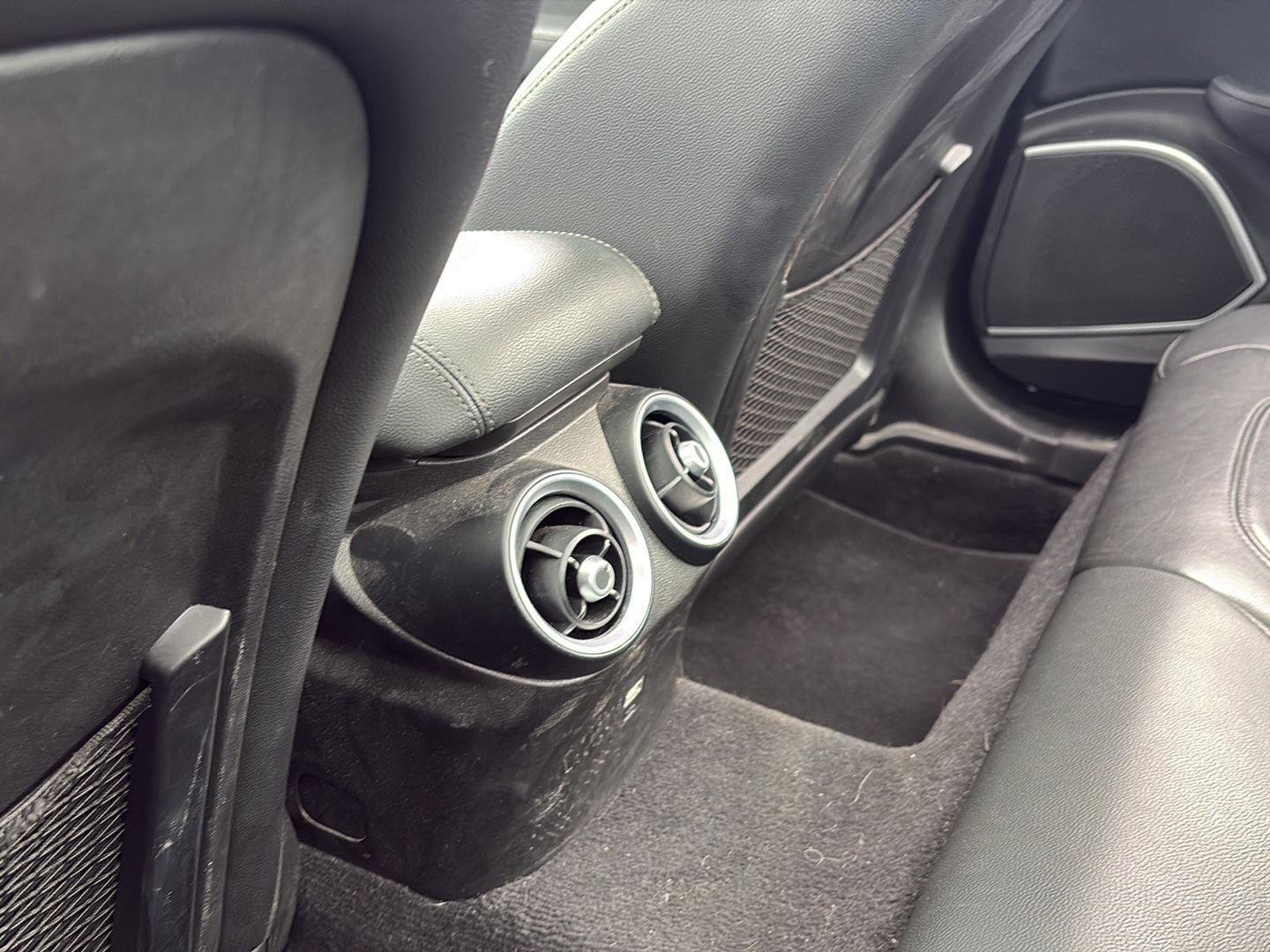 Used 2019 Alfa Romeo Giulia AWD image 24