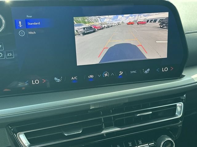 Certified 2025 Chevrolet Traverse LT FWD image 15