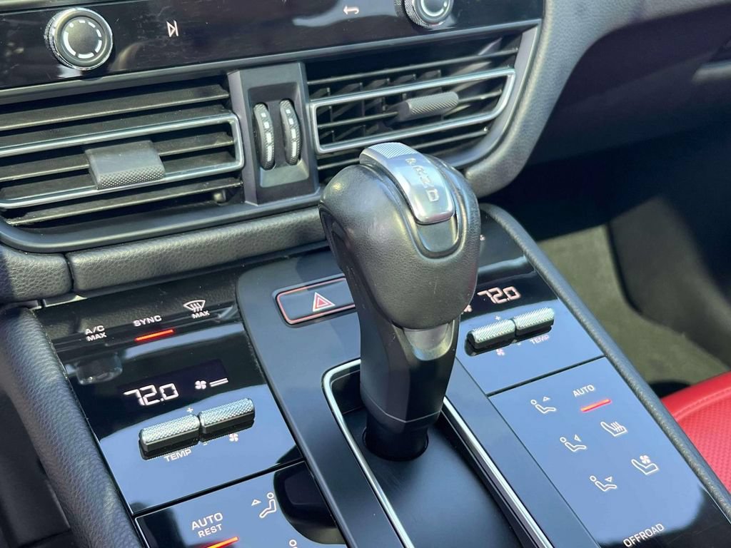 Used 2024 Porsche Macan S AWD/4WD image 30