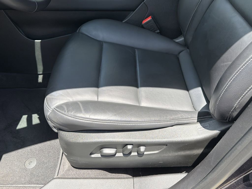 Certified 2023 Cadillac XT4 Premium Luxury FWD image 20