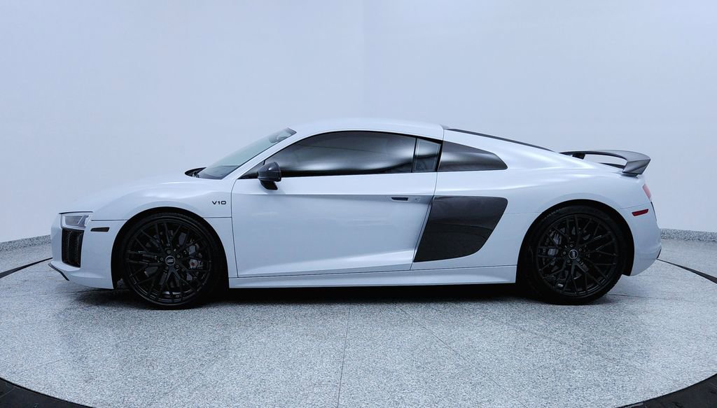 Used 2018 Audi R8 V10 plus image 2