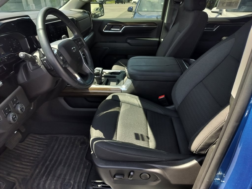 Used 2024 Chevrolet Silverado 1500 RST AWD/4WD image 8