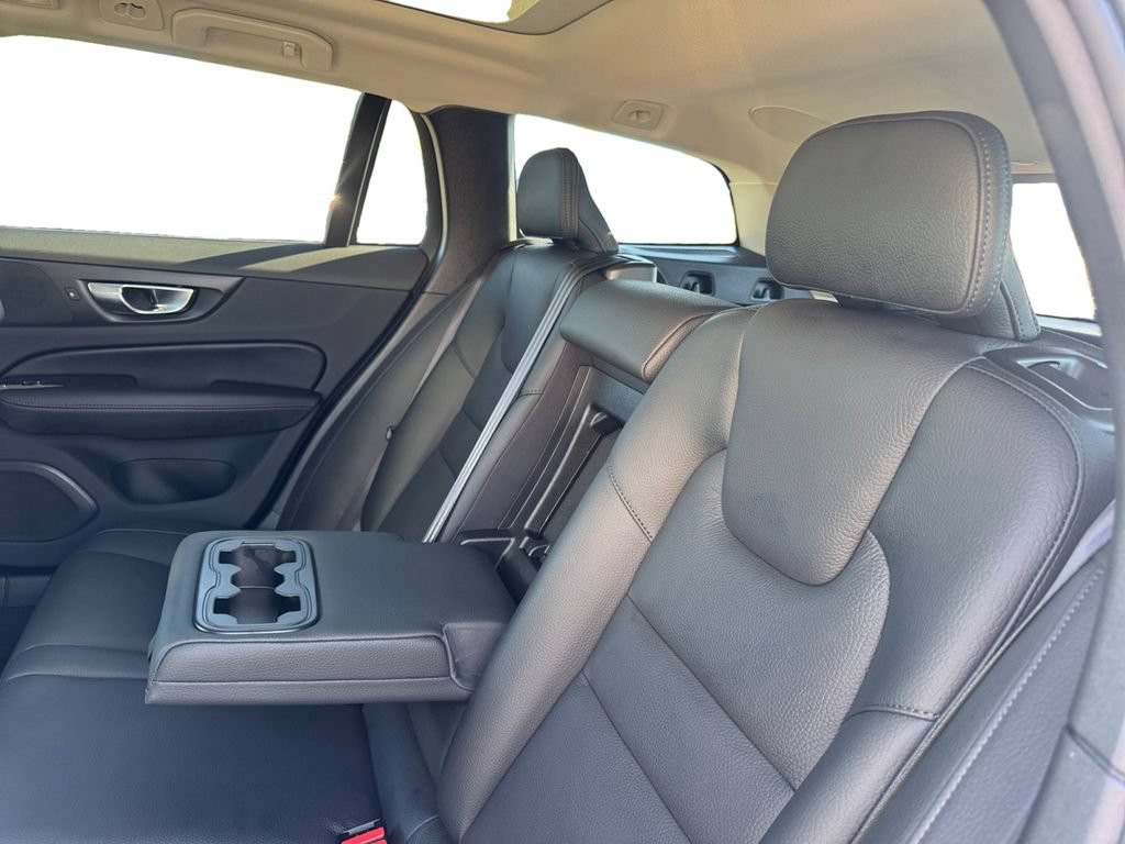 Certified 2025 Volvo V60 B5 Cross Country Plus AWD/4WD image 27