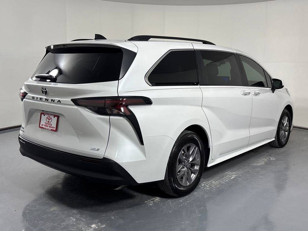 Certified 2026 Toyota Sienna XLE image 6