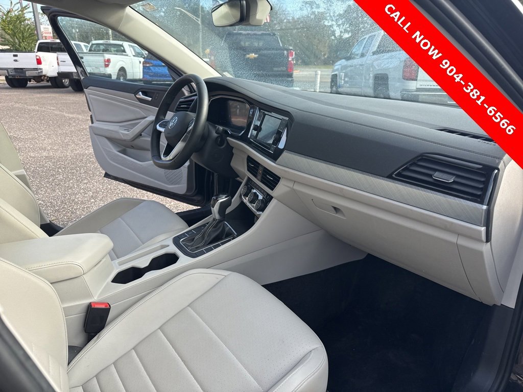 Used 2024 Volkswagen Jetta SE image 15