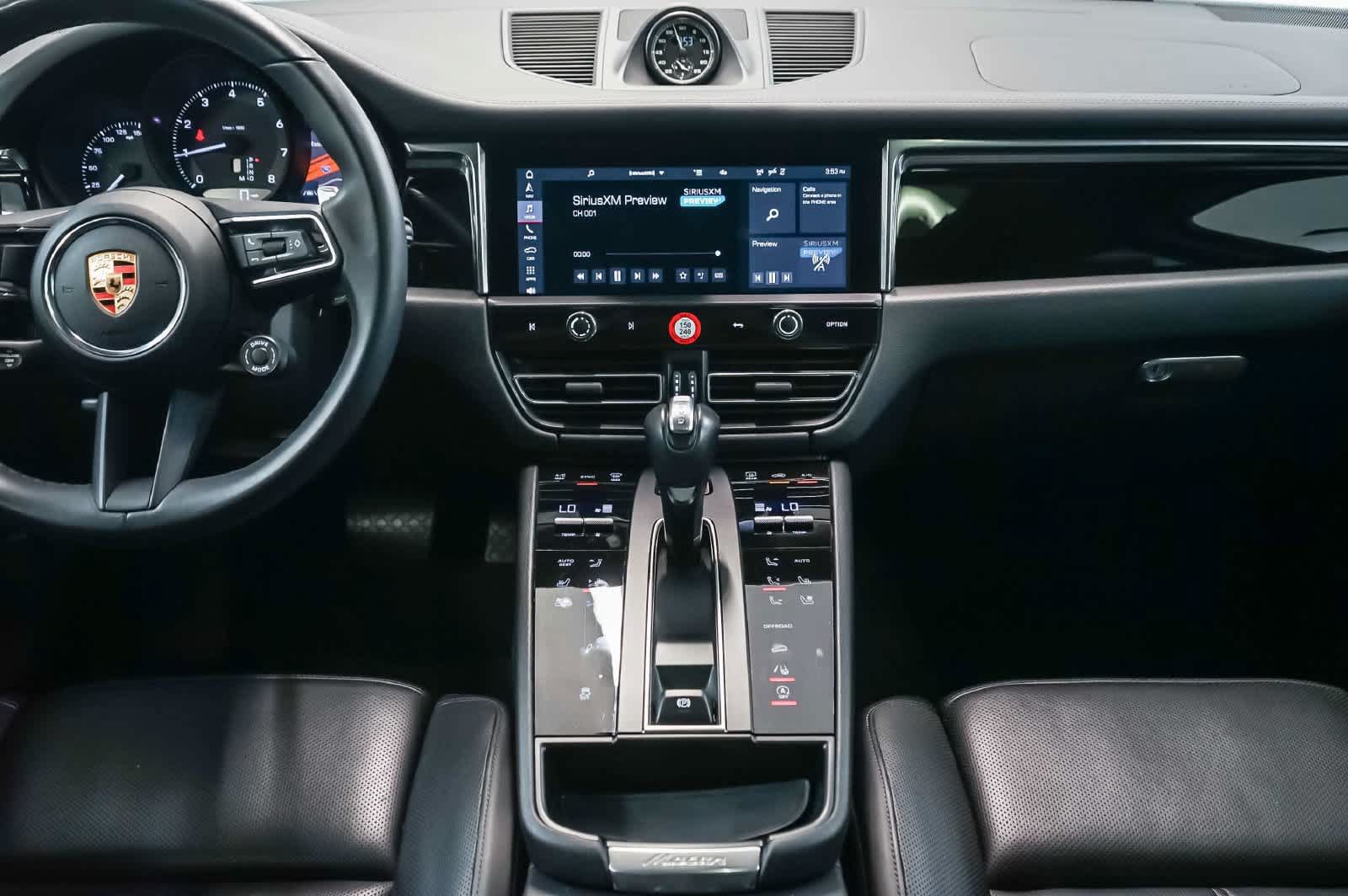 Certified 2025 Porsche Macan AWD/4WD image 19