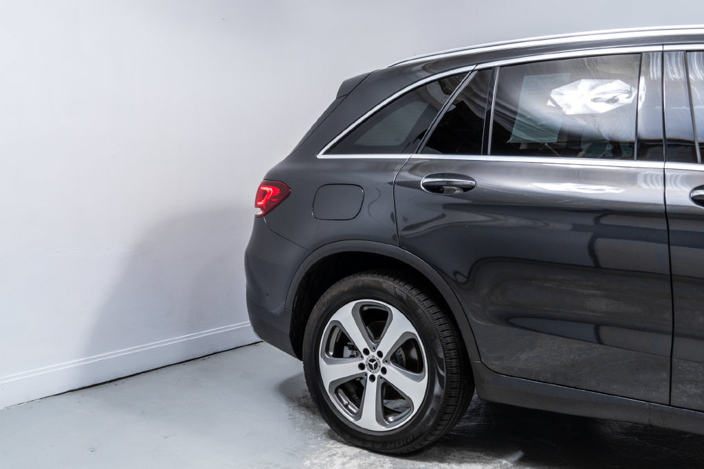 Used 2021 Mercedes-Benz GLC 300 4MATIC w/ Multimedia Package image 11