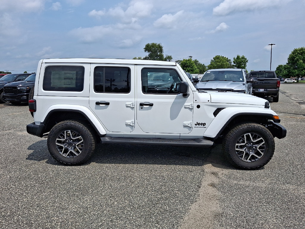 New 2026 Jeep Wrangler Unlimited Sahara AWD/4WD image 9