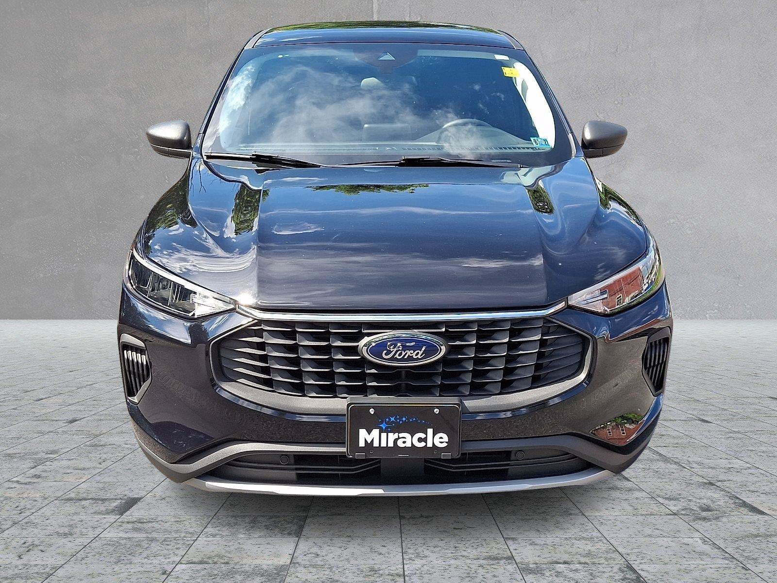 Used 2023 Ford Escape Active AWD/4WD image 2