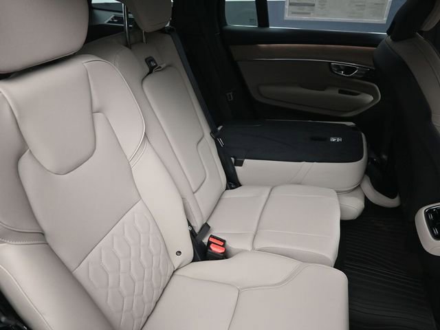 Used 2026 Volvo XC90 B6 Plus w/ Protection Package Premier AWD/4WD image 28