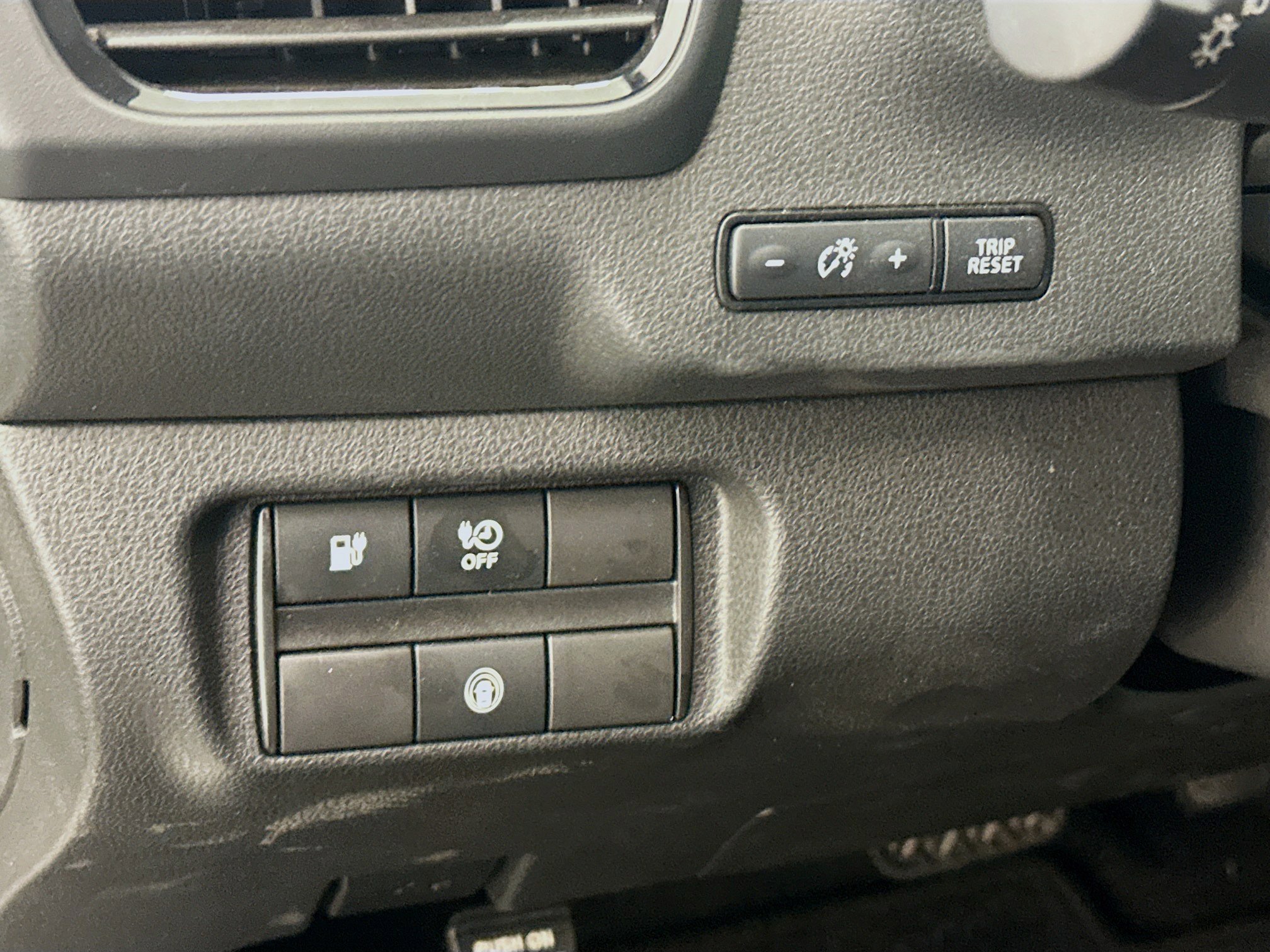 Used 2025 Nissan Leaf S image 17