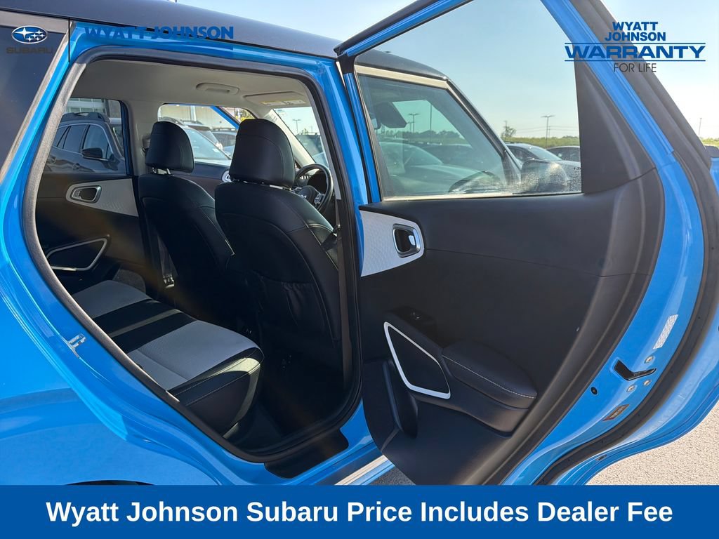 Used 2023 Kia Soul GT-Line FWD image 32