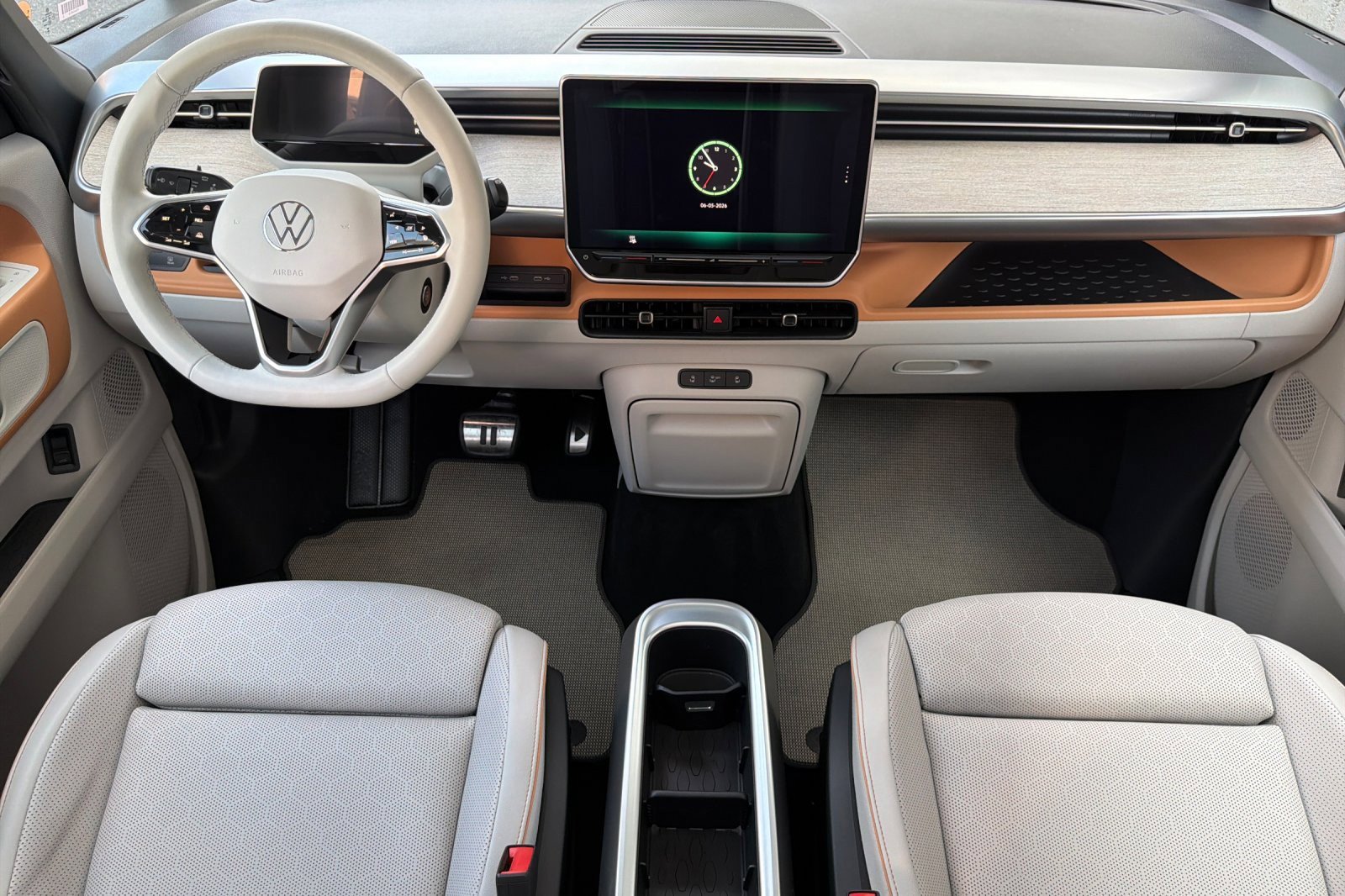 Used 2025 Volkswagen ID. Buzz 1st Edition RWD image 12