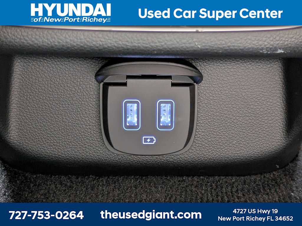 Used 2025 Genesis GV70 2.5T w/ Select Package AWD/4WD image 19