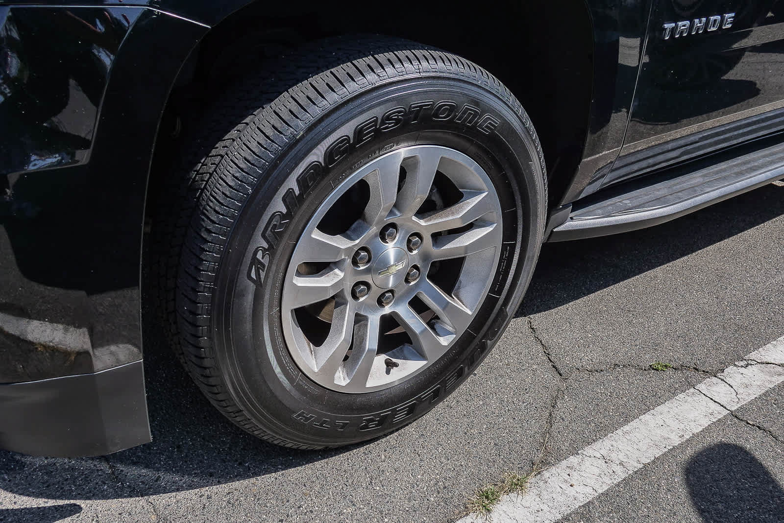 Used 2016 Chevrolet Tahoe LT w/ Luxury Package AWD/4WD image 3