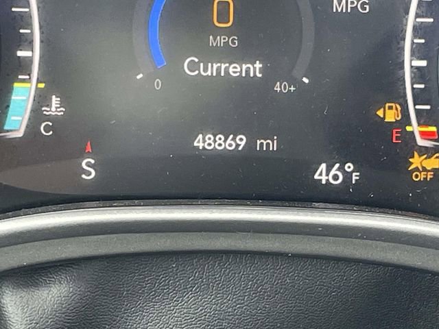 Used 2024 Chrysler Pacifica Touring-L image 31