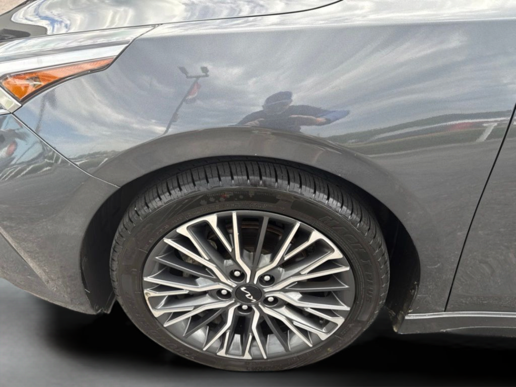 Used 2023 Kia Forte GT-Line w/ GT-Line Premium Package FWD image 30