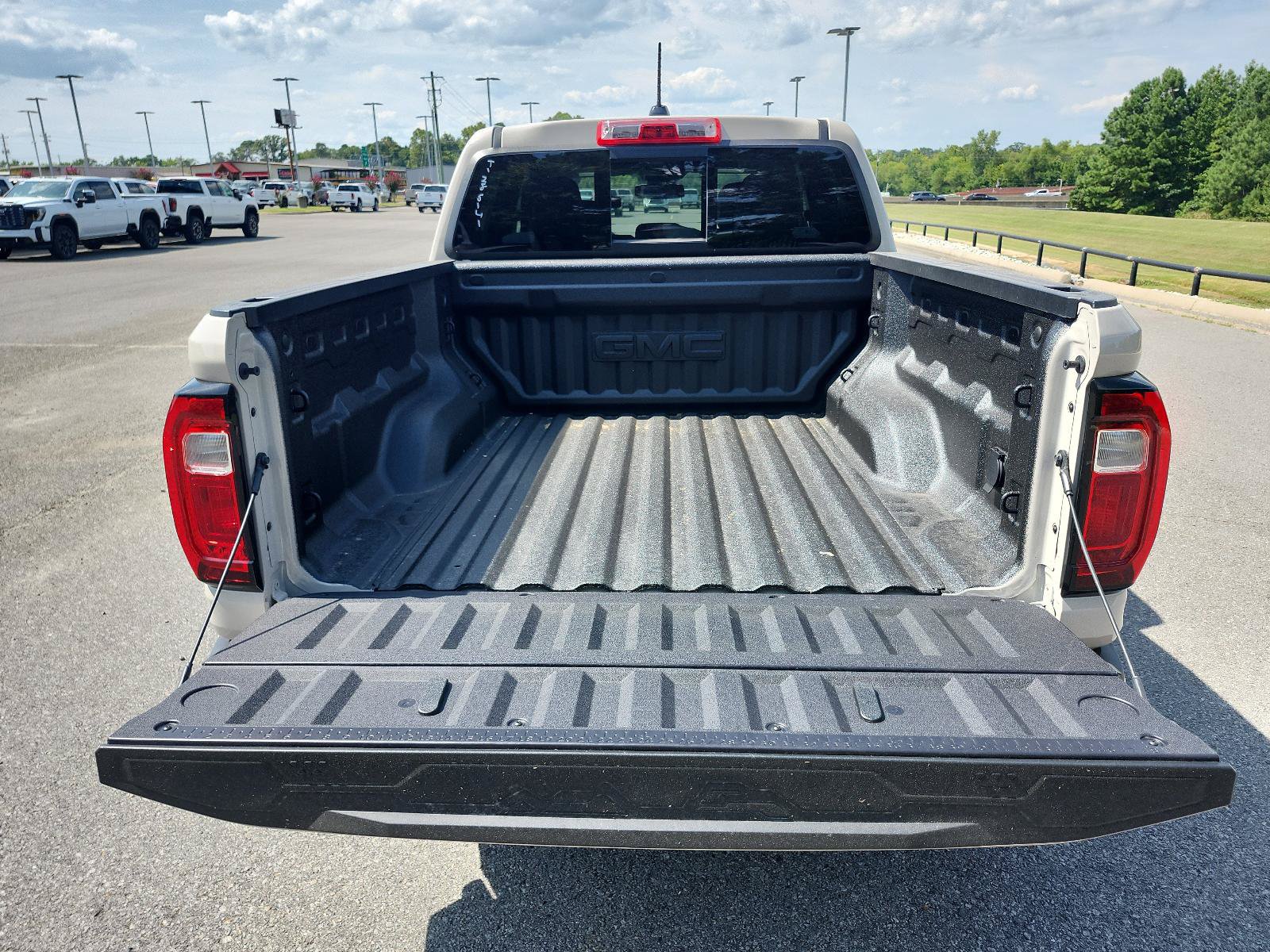 New 2026 GMC Canyon Denali AWD/4WD image 8