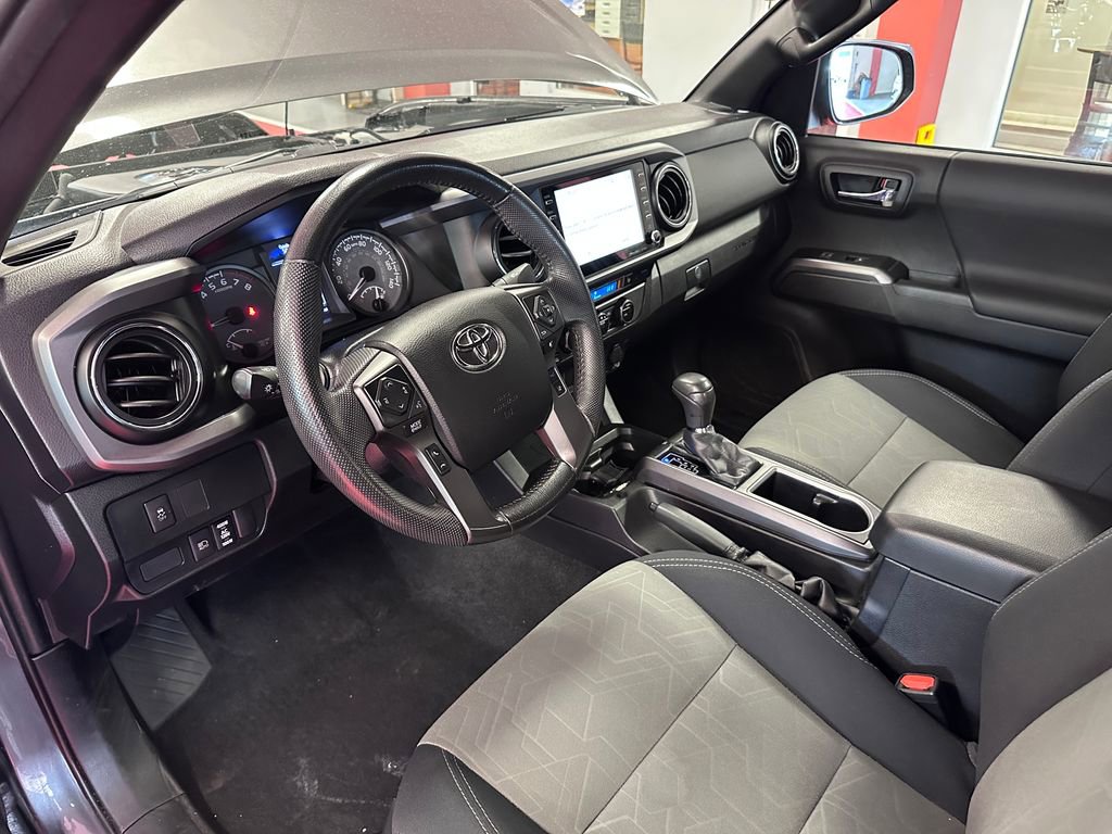 Used 2021 Toyota Tacoma TRD Off-Road w/ TRD Premium Off Road Package image 11
