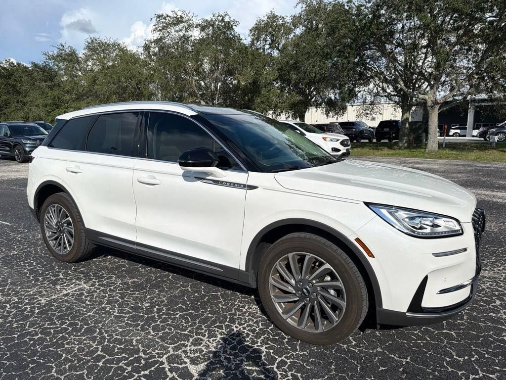 Used 2024 Lincoln Corsair Reserve w/ Equipment Group 201A FWD image 1