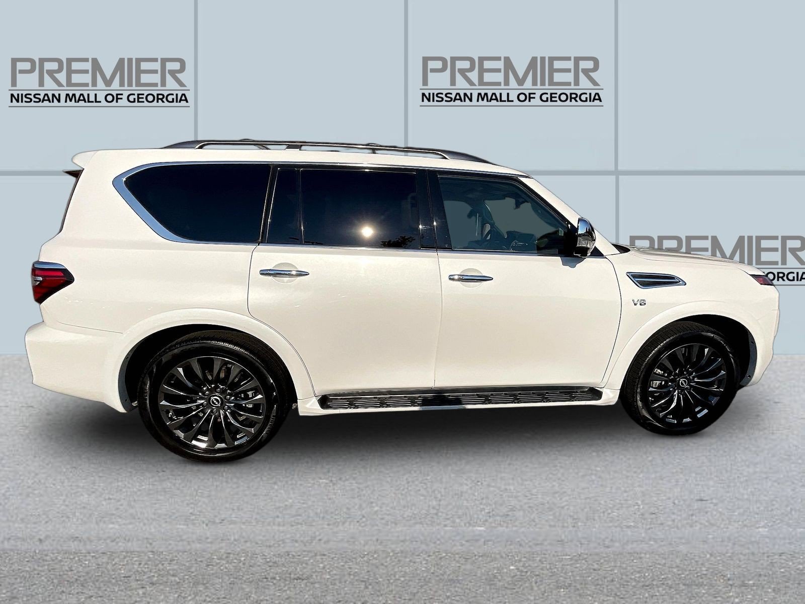 Certified 2022 Nissan Armada Platinum w/ Captain's Chairs Package RWD image 8
