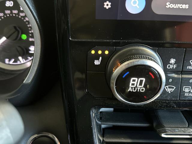 Used 2023 Toyota Highlander XSE image 8