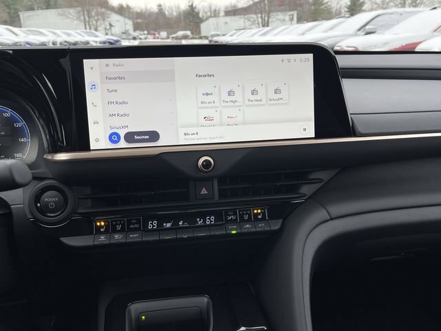 New 2025 Toyota Crown Signia image 17