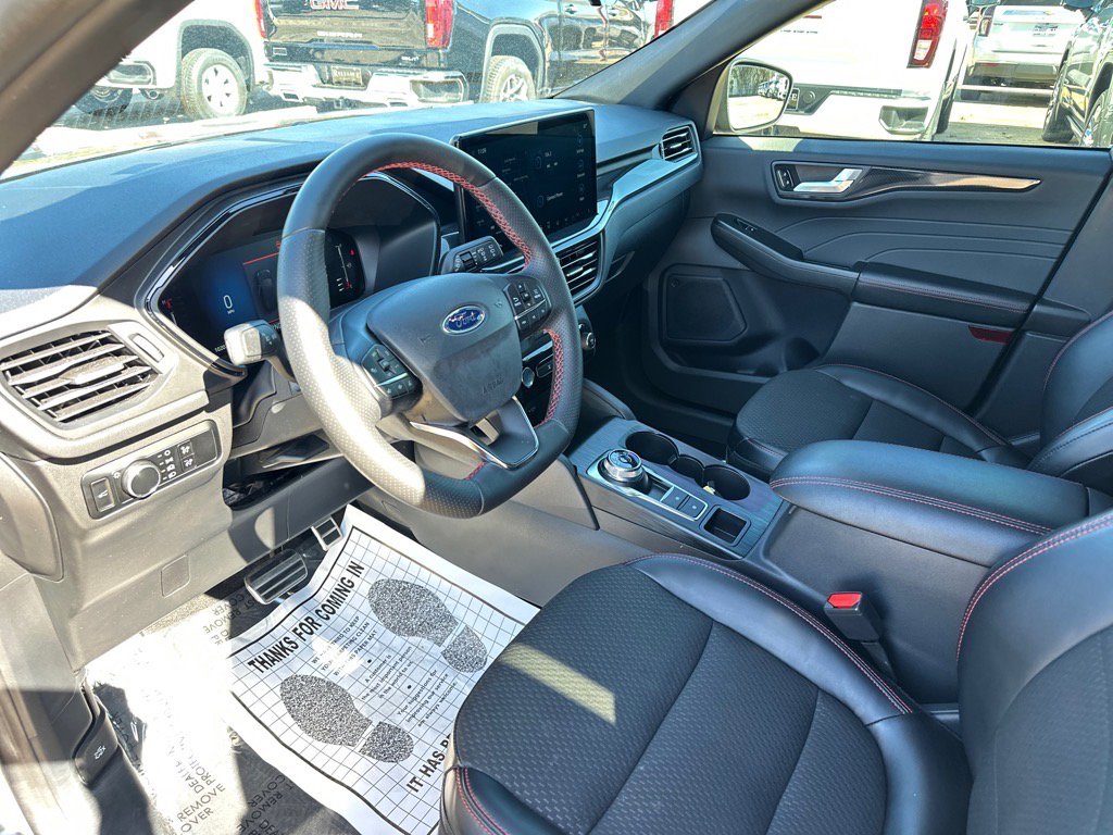 Used 2024 Ford Escape ST-Line w/ Tech Pack #1 image 9