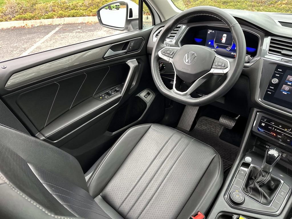 Used 2022 Volkswagen Tiguan SE image 31