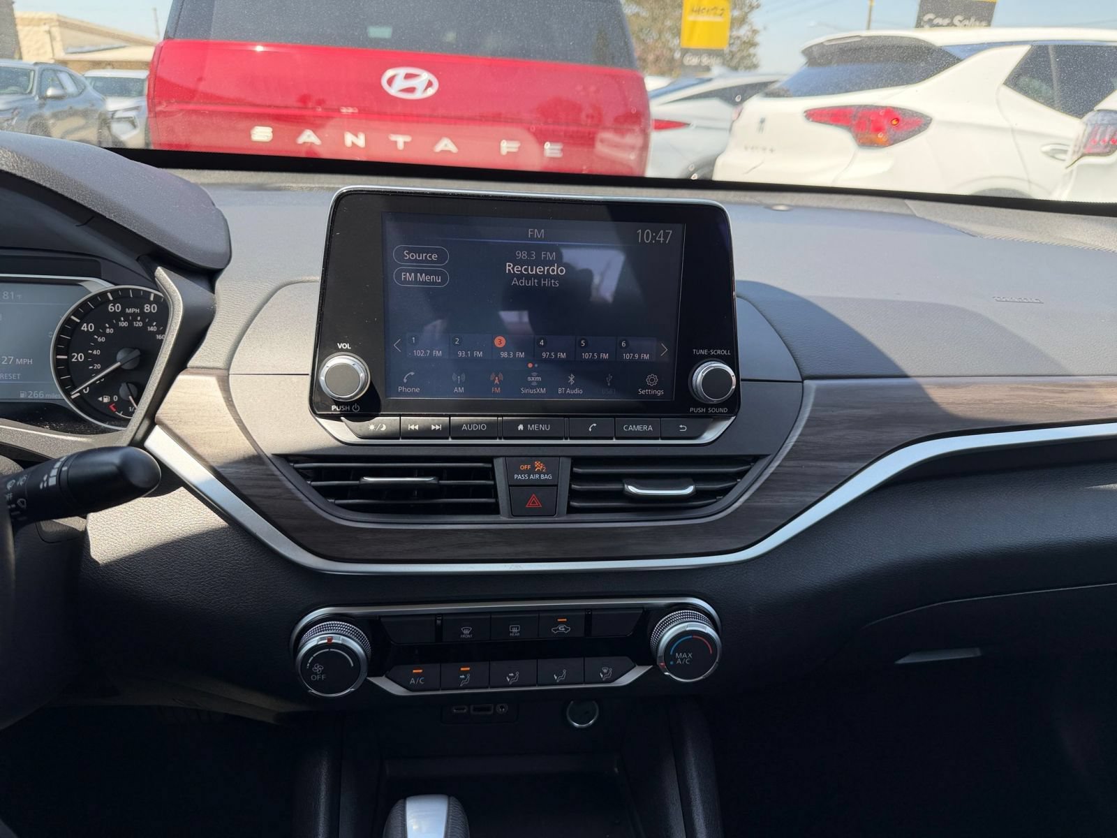 Used 2025 Nissan Altima 2.5 SV FWD image 17