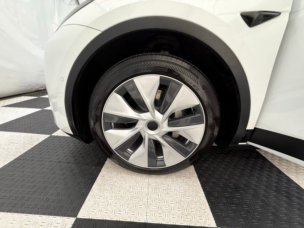 Used 2022 Tesla Model Y Long Range AWD/4WD image 10