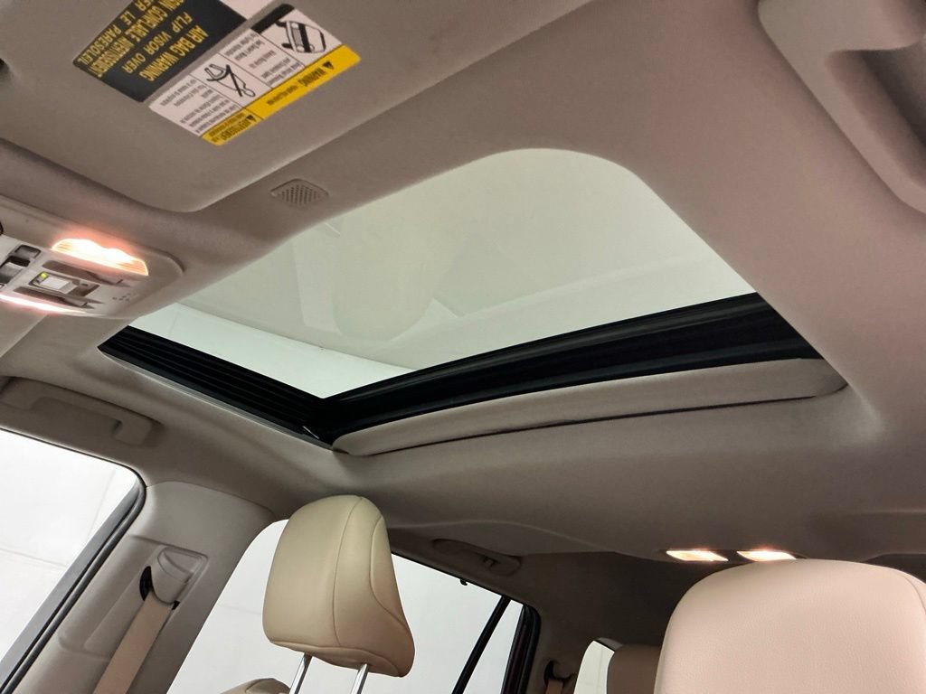 Used 2022 Toyota Highlander XLE FWD image 22