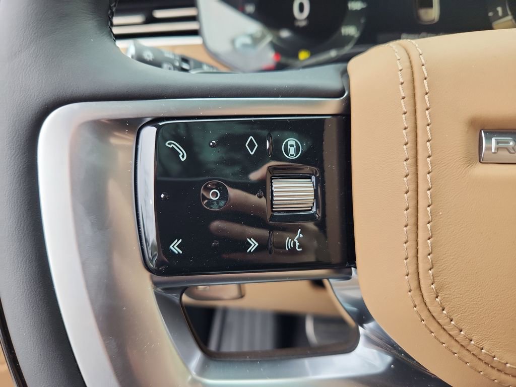 New 2025 Land Rover Range Rover Long Wheelbase SE image 19