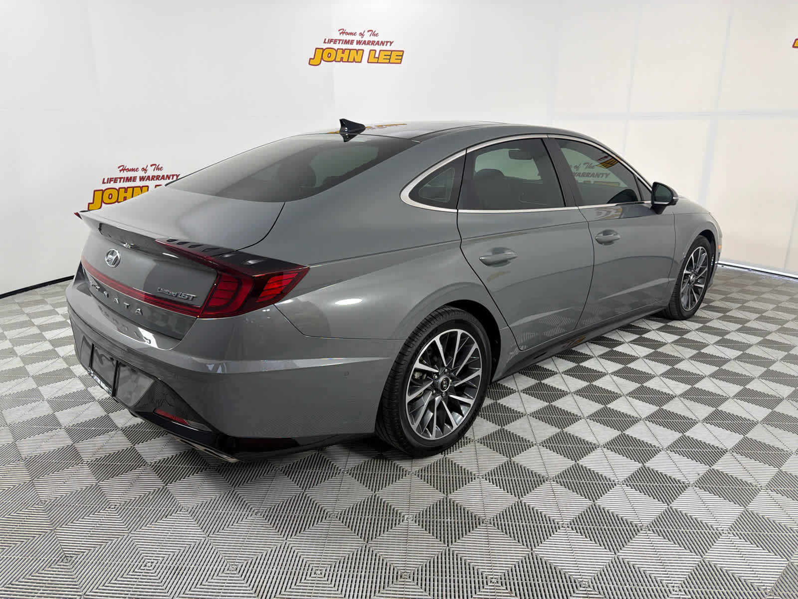 Used 2022 Hyundai Sonata Limited w/ Preferred Accessory Package FWD image 6