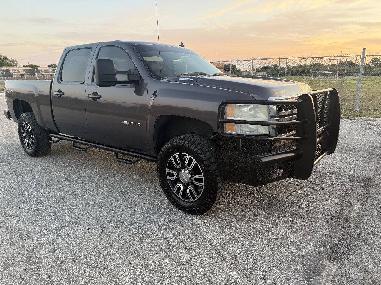 Used 2011 Chevrolet Silverado 2500 LTZ AWD/4WD image 3