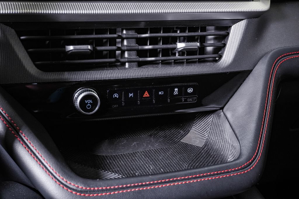 Used 2025 Ford Explorer ST-Line AWD/4WD image 25