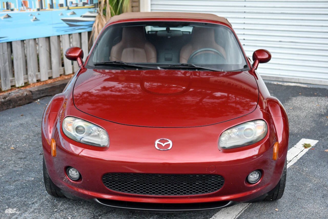 Used 2006 MAZDA MX-5 Miata Grand Touring w/ Premium Pkg RWD image 2