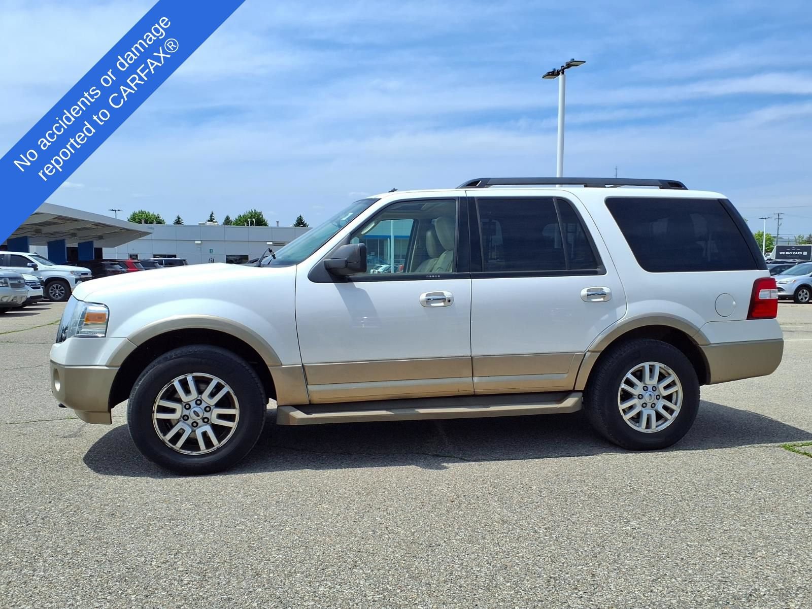 Used 2014 Ford Expedition XLT w/ Equipment Group 202A AWD/4WD image 9