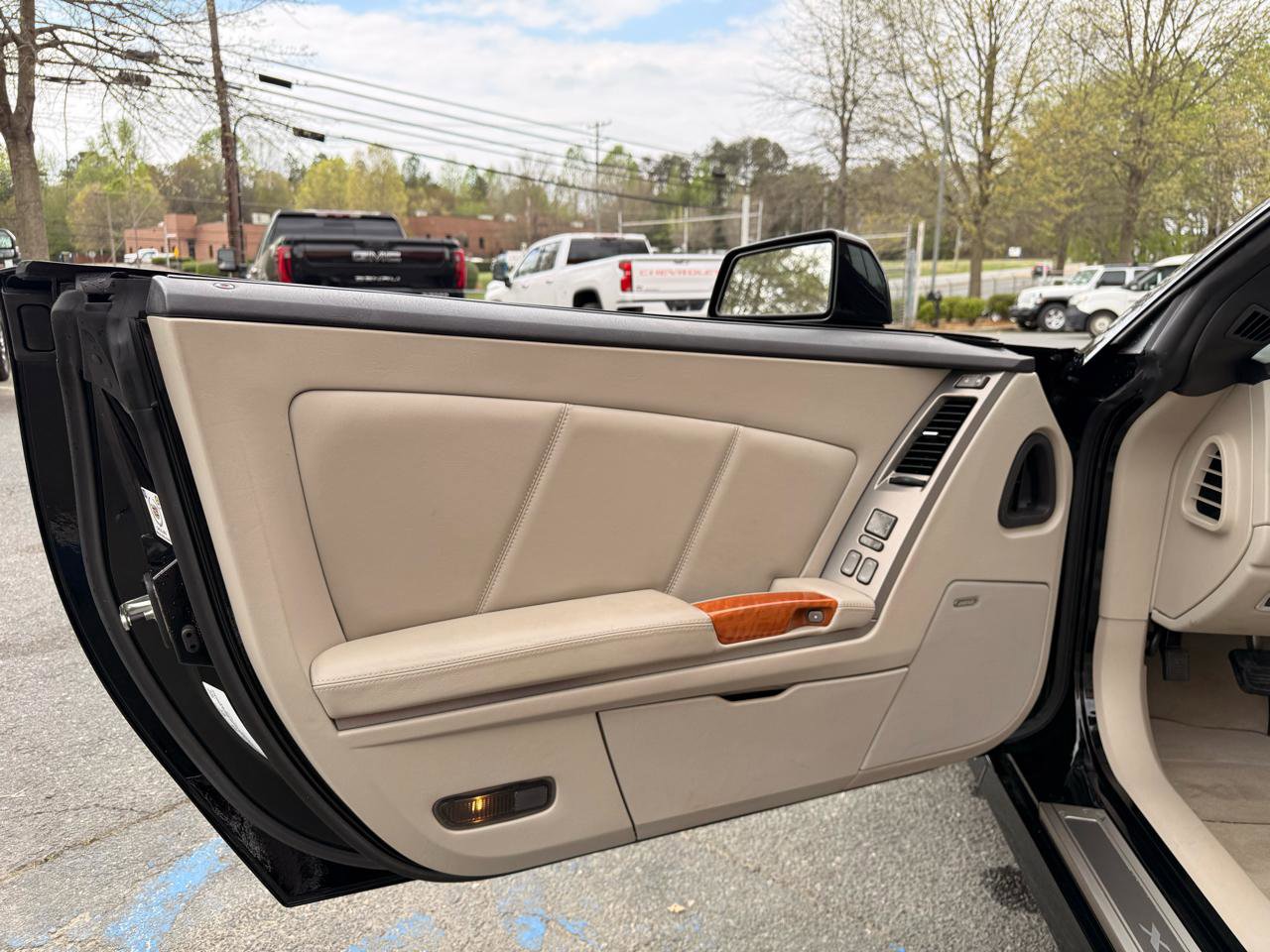 Used 2006 Cadillac XLR image 11