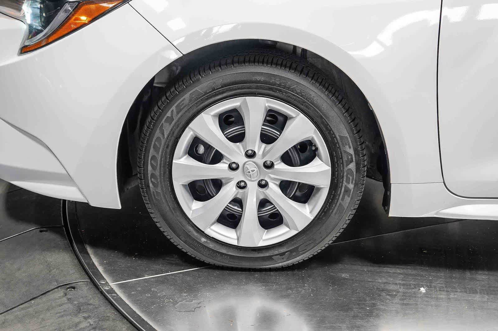 Certified 2022 Toyota Corolla LE FWD image 9