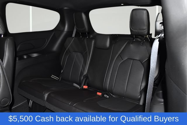 New 2026 Chrysler Pacifica Select w/ S Appearance Package FWD image 33