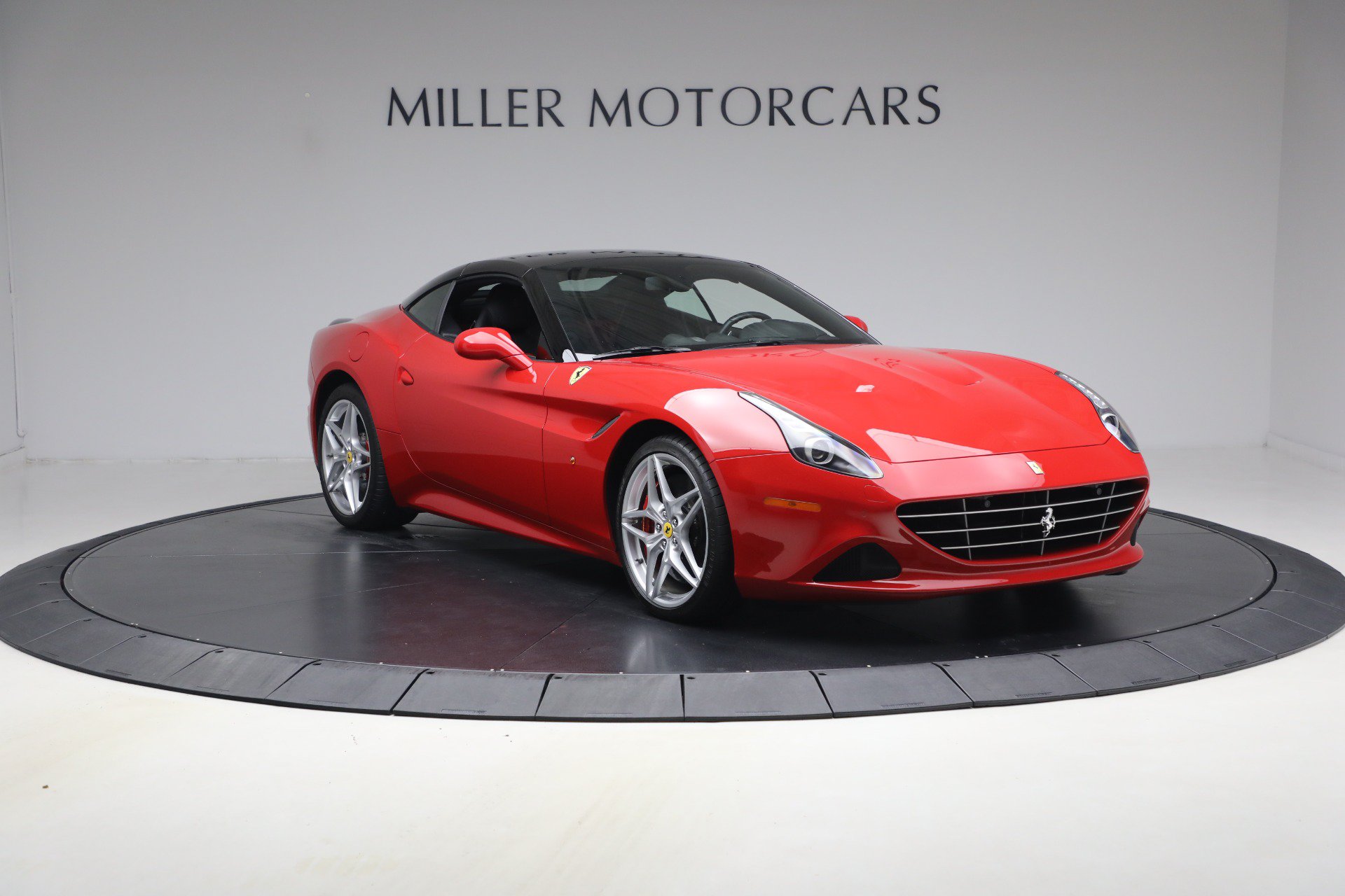 Certified 2017 Ferrari California T RWD image 39
