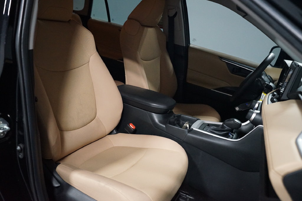Certified 2020 Toyota RAV4 LE FWD image 25
