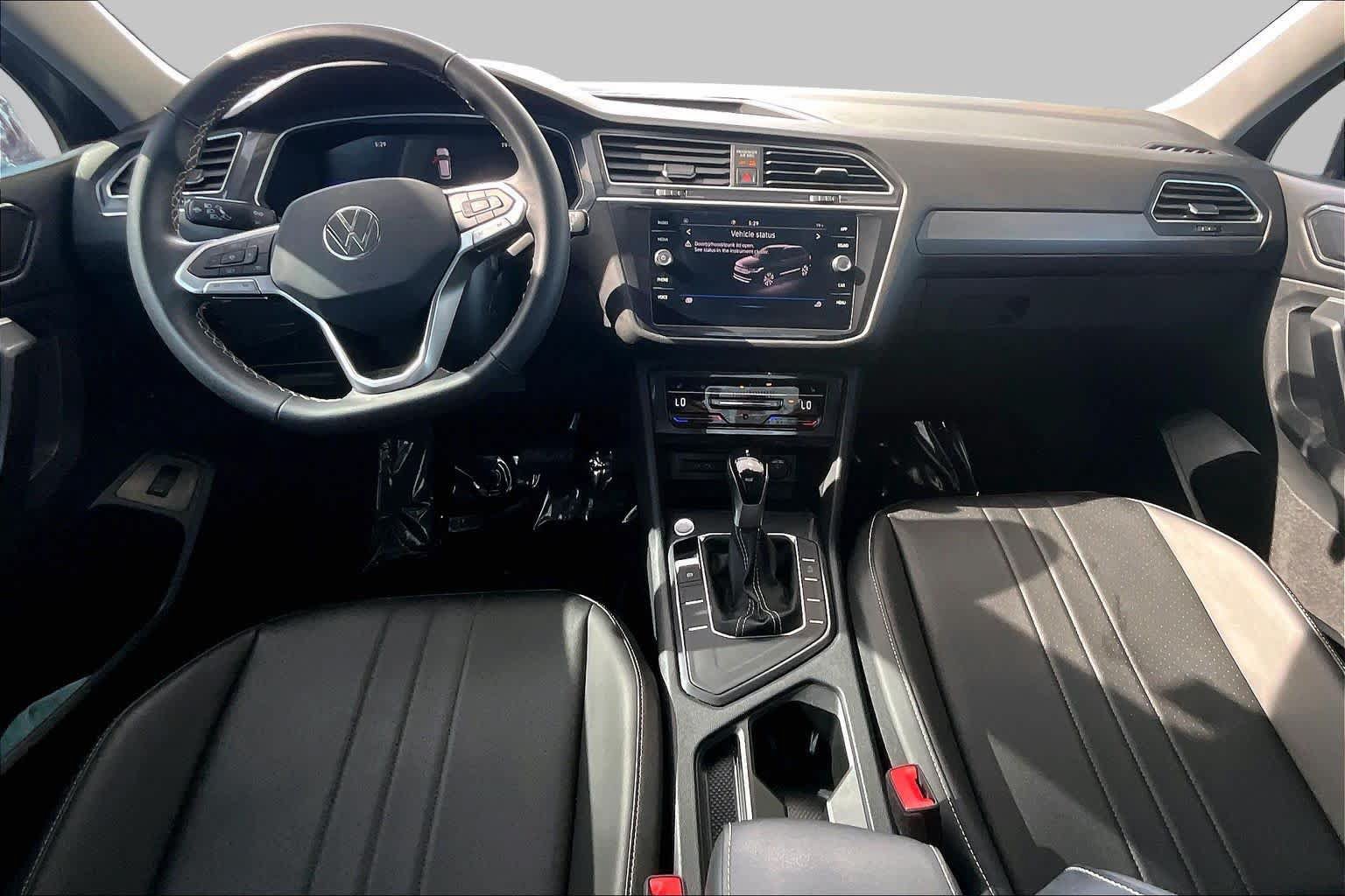 Used 2024 Volkswagen Tiguan SE FWD image 16