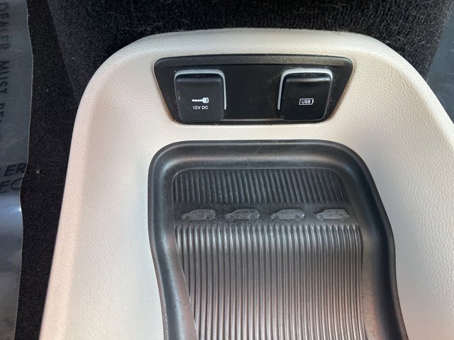 Used 2020 Chrysler Pacifica Limited image 34