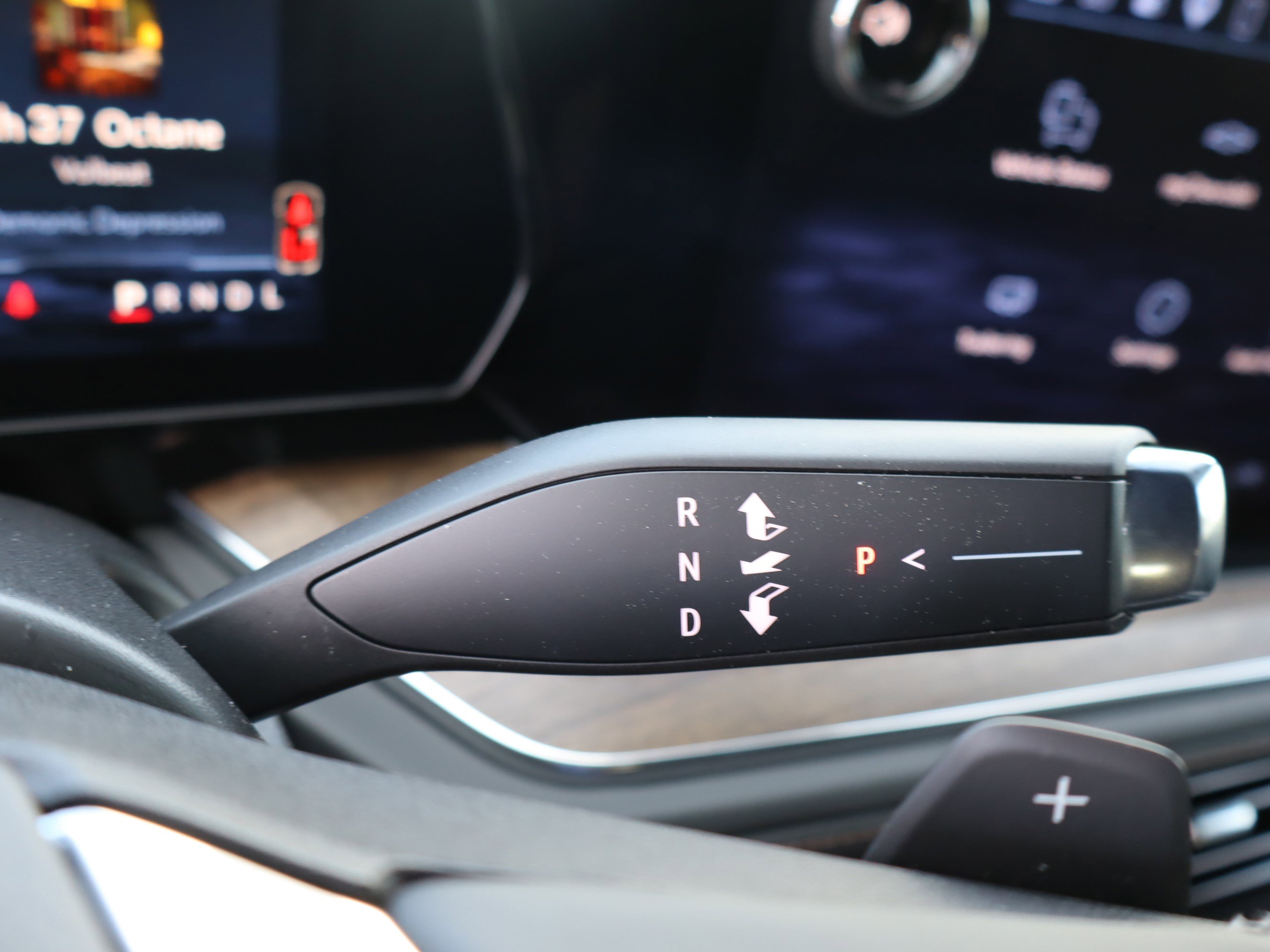 Used 2026 Chevrolet Suburban High Country AWD/4WD image 27