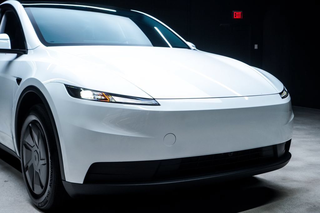 Used 2026 Tesla Model Y 2WD image 5