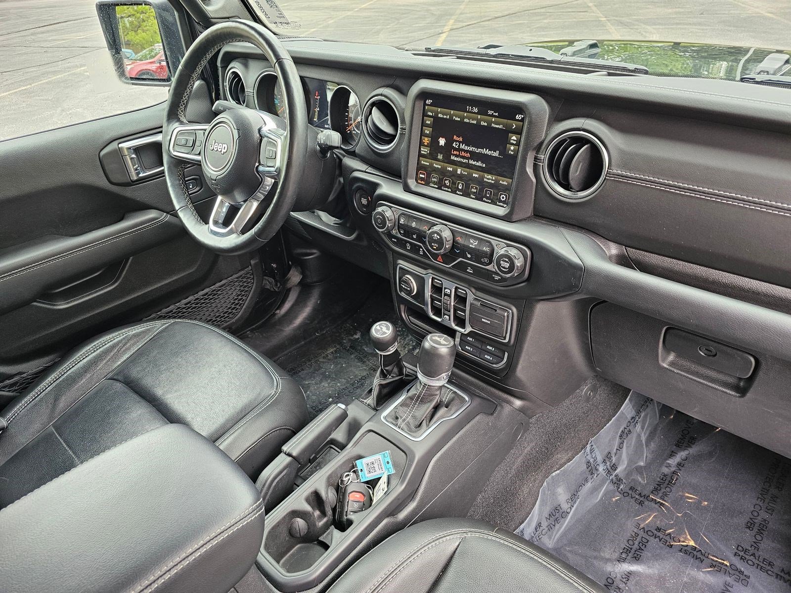Used 2023 Jeep Wrangler Unlimited Sahara w/ Cold Weather Group AWD/4WD image 13