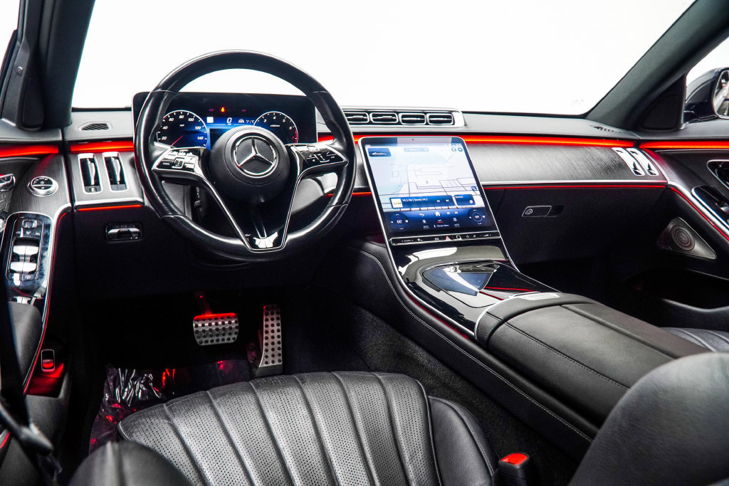 Used 2022 Mercedes-Benz S 500 4MATIC w/ AMG Line Package image 19