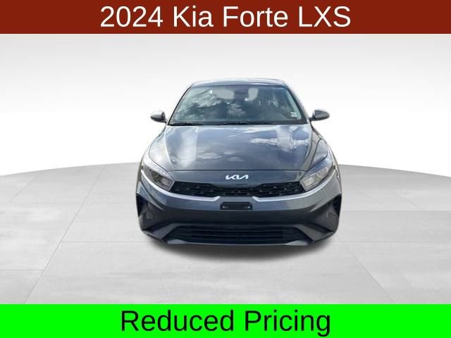 Used 2024 Kia Forte LXS image 2
